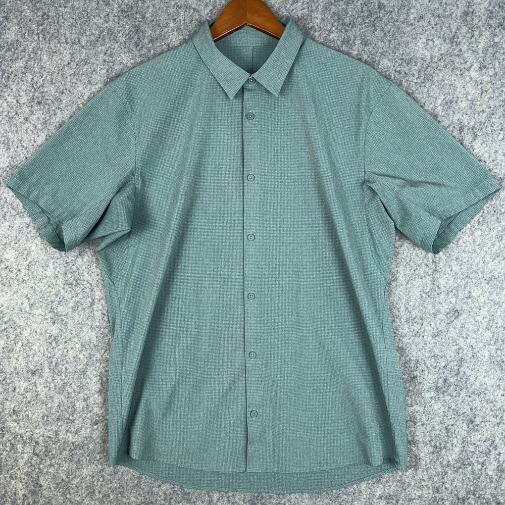 Lululemon Airing Easy Shirt Men's M Mint Green Short-Sleeve Button Up Camp EUC